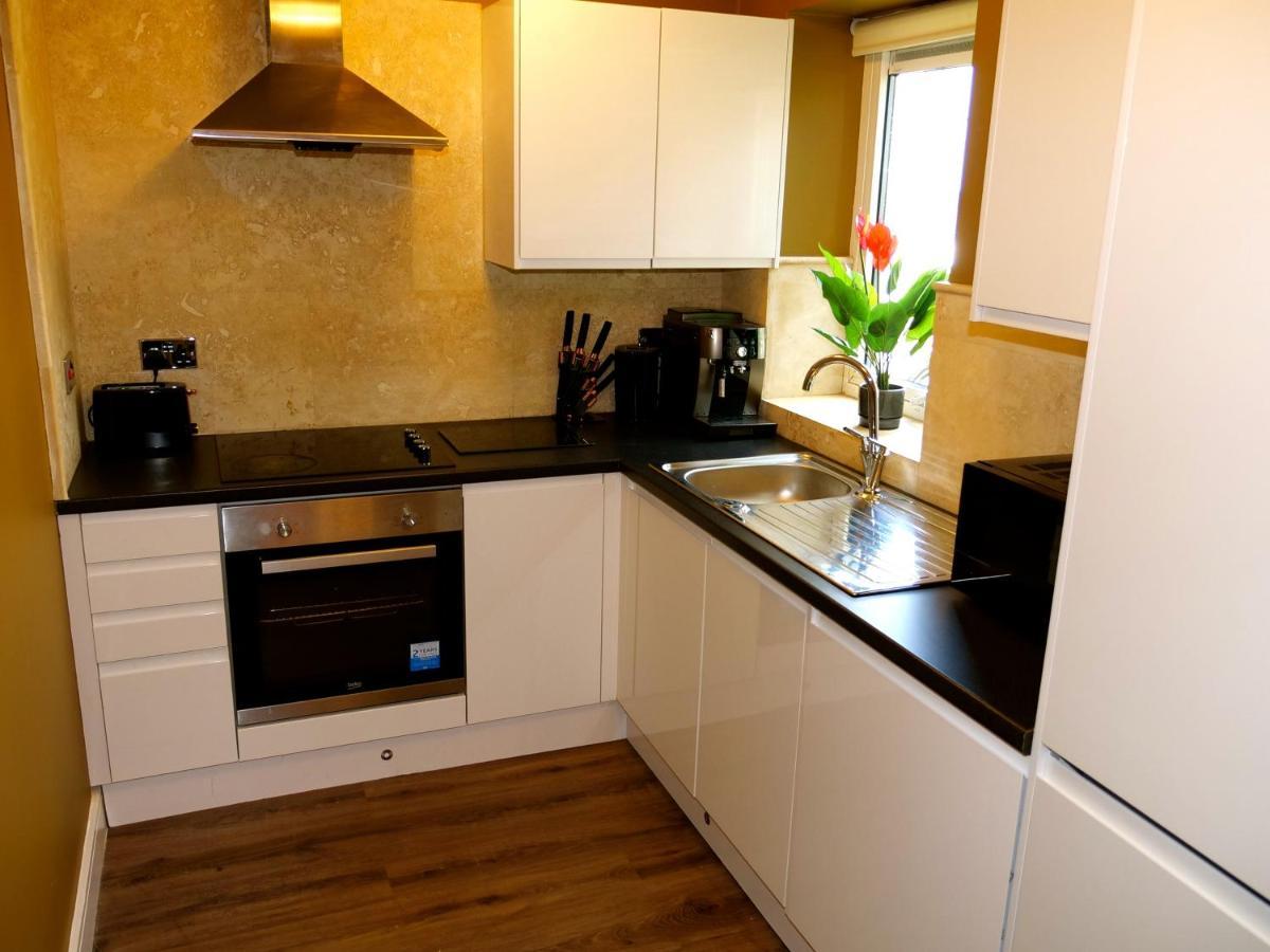 רוטרהאם Ultra Deluxe Versace Apartment Near Sheffield Full Sky Tv מראה חיצוני תמונה